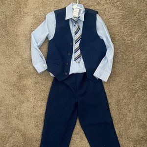 Van Heusen 4-pc. Suit Set